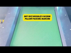 नूडल्स के लिए वायवीय तकिया पैकेजिंग मशीन खाद्य पैकिंग मशीनरी