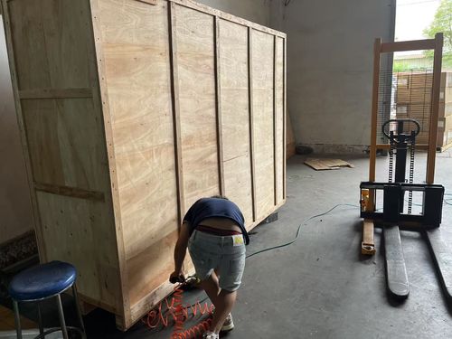 नवीनतम कंपनी समाचार के बारे में शिपमेंट के लिए तैयार अनुकूलित गाज फोल्डिंग पैकेजिंग मशीन