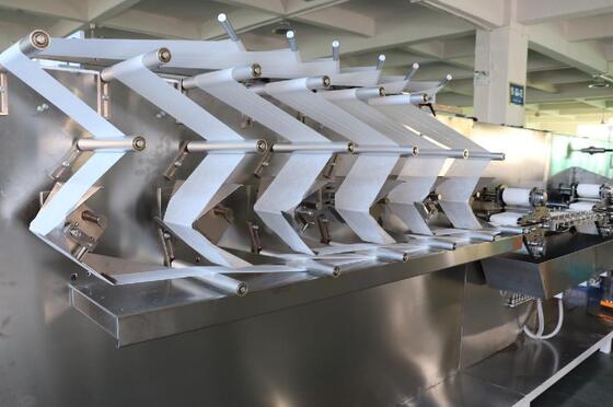 Good price बड़े पैमाने पर विनिर्माण के लिए निरंतर खिला और उच्च गति संचालन की विशेषता वाले पैकिंग लाइन बनाने वाले कॉम्पैक्ट बेबी पोंछे ऑनलाइन