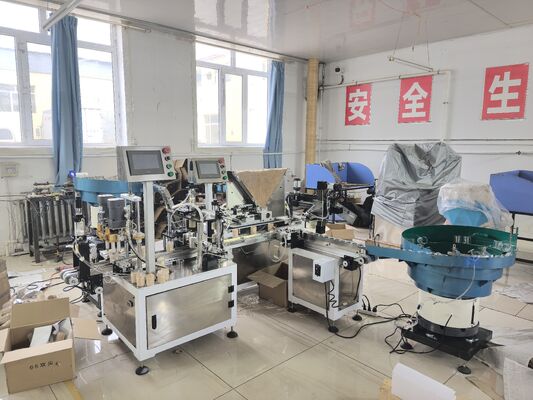गुणवत्ता उच्च दक्षता बोतलबंद टूथपिक स्वचालित पैकिंग लाइन वाइब्रेटिंग डिस्क फीडिंग बोतलों और टोपी के साथ कारखाना